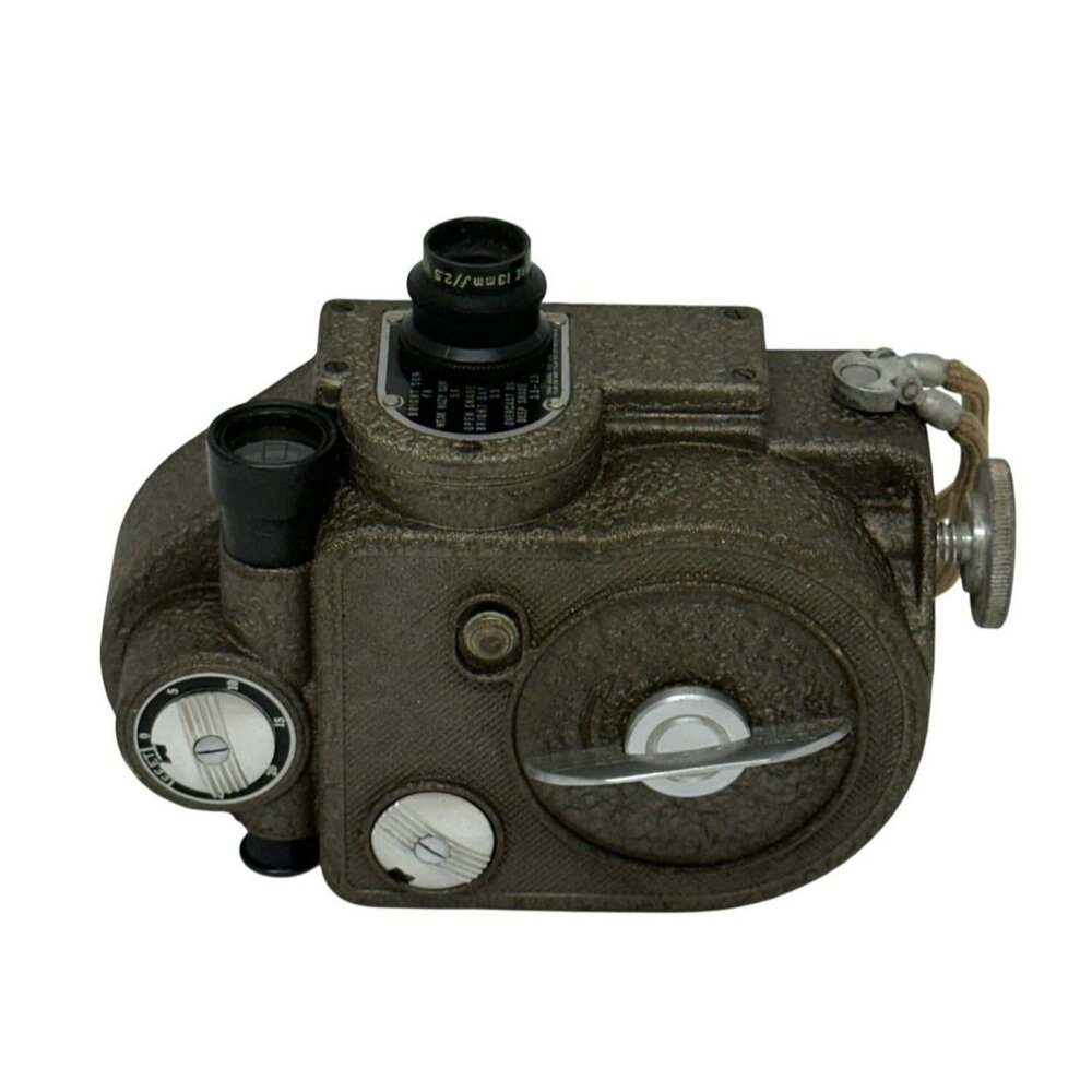 VTG 1940 Revere Eight Model 88 8mm Movie Turret Cine Camera Film Collectible USA